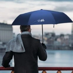 Sunflake Stormparaplu Opvouwbaar - Stormbestendig Tot 140km/u - Automatisch Uitklapbaar - Incl. Beschermhoes En Reisetui - Blauw -Regenjas En Paraplu 1200x1200 242