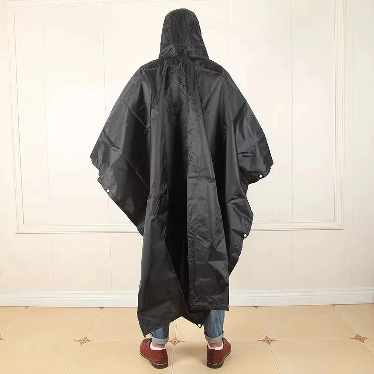 Regenponcho / Fietsponcho Herbruikbaar voor Volwassenen ( Dames en Heren ) - 200x110cm - 100% Ripstop Polyester - Zwart Regenponcho / Fietsponcho Herbruikbaar Voor Volwassenen ( Dames En Heren ) - 200x110cm - 100% Ripstop Polyester - Zwart -Regenjas En Paraplu 1200x1200 315