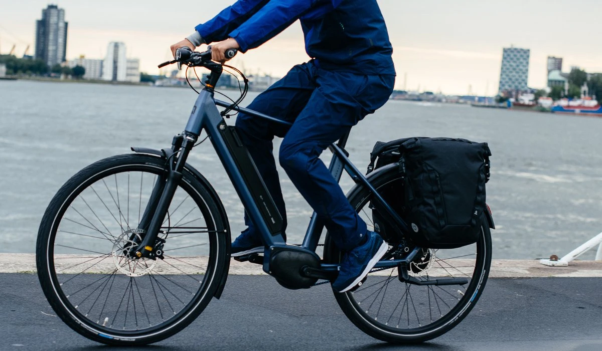 AGU Section Regenbroek Essential Heren - Zwart - XL - Waterdicht & Ademend AGU Section Regenbroek Essential Heren - Zwart - XL - Waterdicht & Ademend -Regenjas En Paraplu 1200x700 3