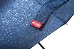 Merkloos Fredricks - Sterke Compacte Opvouwbare Tasformaat Paraplu - Stormbestendig >100 Km/u - Opent En Sluit Automatisch - Ø 97cm - Waterafstotende Teflon Coating - Sneldrogend - Donkerblauw -Regenjas En Paraplu 1200x800 12