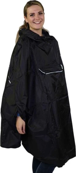 BJØRNSON Haps Regenponcho Fiets Dames & Heren - Fietsponcho - Zwart 8 BJØRNSON Haps Regenponcho Fiets Dames & Heren - Fietsponcho - Zwart -Regenjas En Paraplu 531x1200 4
