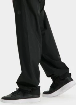 AGU GO Regenbroek Essential Unisex - Zwart - M - Dames & Heren - Waterdicht & Ademend -Regenjas En Paraplu 875x1200 1