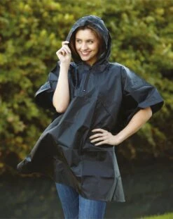 YOKO Lichtgewicht Regen Poncho | Maat REGULAR| Kleur Zwart -Regenjas En Paraplu 953x1200